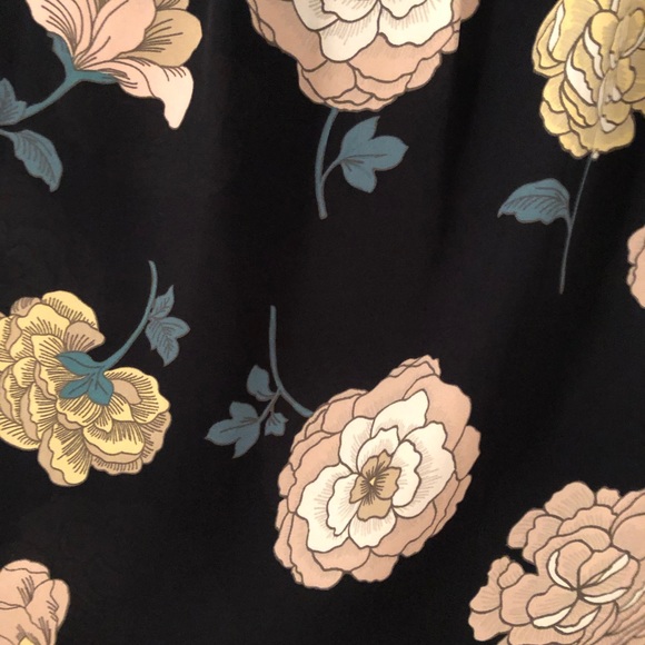 Loft Ruffle Shoulder Blouse - Picture 3 of 4